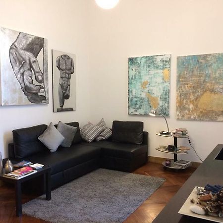 Vesuvius Suite - Elegante Appartamento In Centro Neapel Exterior foto