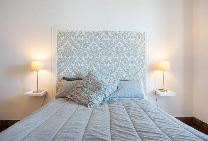 Vesuvius Suite - Elegante Appartamento In Centro Neapel Exterior foto