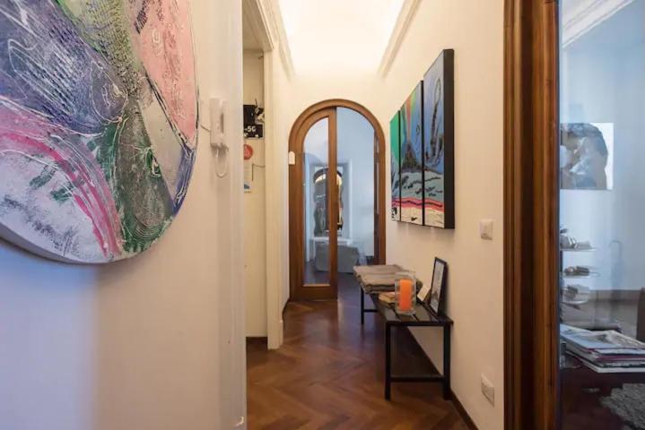 Vesuvius Suite - Elegante Appartamento In Centro Neapel Exterior foto